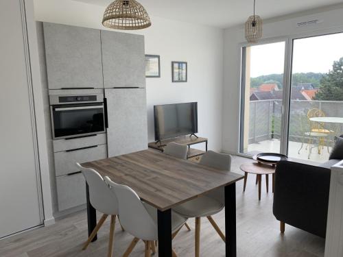 Fort-Mahon-Plage Apartamento | Appartement T2 Centre Ville avec Parking - Fort-Mahon-Plage - FR-1-482-94