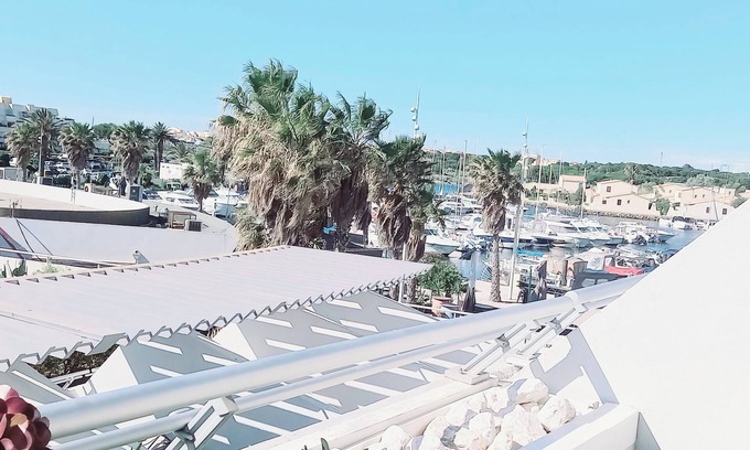 Naturist Village Apartamento | Appartement Tres Lumineux Environ 37 m2 + 2 Terrasses 13+ 6 m2, vue Port Ambonne