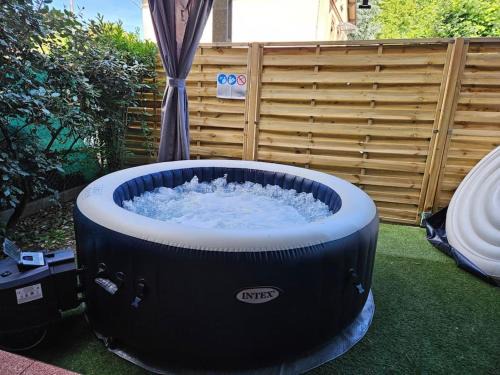 Barriere de Paris Apartamento | Appartment Garden Plazza jacuzzi privé