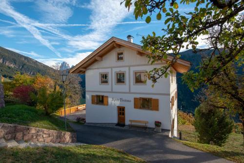 Laion Apartamento | Appartment Kirch Neuhaus