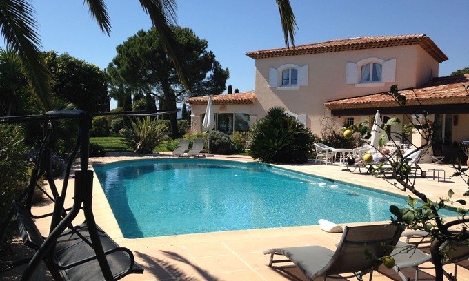 Le Plan-de-Grasse Apartamento | Appartamento de encanto en un chalet de situacion con piscina