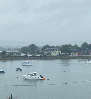 Dungarvan Apartamento | Appartment with sea view