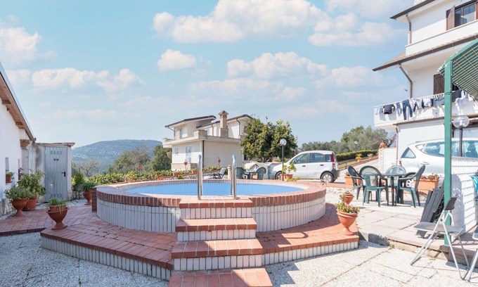 Priverno Casa | Atractiva casa de vacaciones en Priverno con jardín