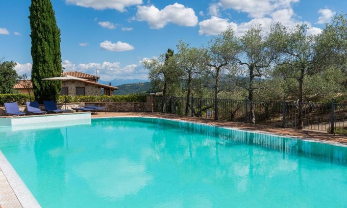 Canalicchio Casa | Appealing Holiday Home in Collazzone with Sauna & Pool