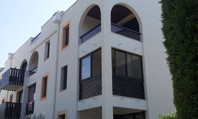 Saint-Georges-de-Didonne Apartamento | Appt Deux Pieces a 100 m de la Place et à l Oree de la Foret