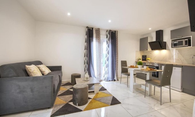 Rognac Apartamento | Appt P2 de 1 à 6 pers à Rognac