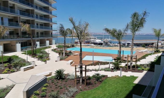 Seixal Apartamento | Apt 144 m2 Piscine, vue sur Tage mer