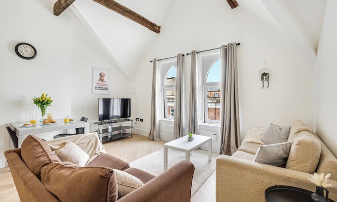 Trafford Apartamento | Apt 2 Causeway · Modern & Spacious Flat in Town| Pass the Keys