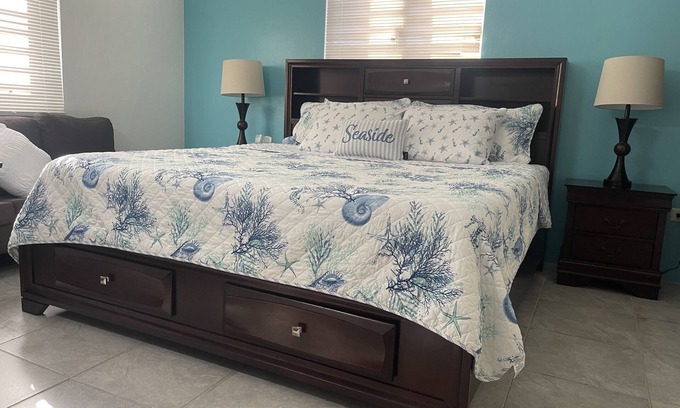 Sion Farm Apartamento | Apt. #2 Front of Deck with newly updated Deluxe King Bed!! Sweet Dreams!!