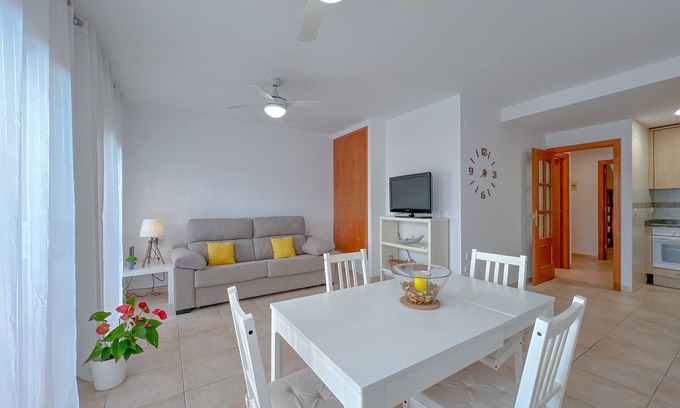 Blanes Apartamento | Apt. 2 pax a 200 m de la playa, wifi gratis - Blanes . Vivalidays Angels.