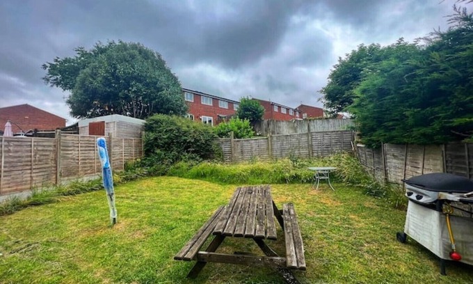 Brackley Apartamento | Apt 3: Comfortable private flat