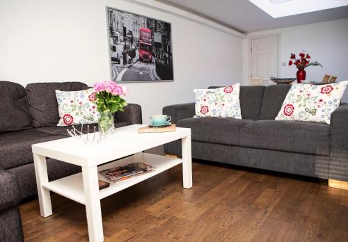 London City Centre Apartamento | Apt 3, Trafalgar Sq Duplex, 3rd & 4th floor by Indigo Flats