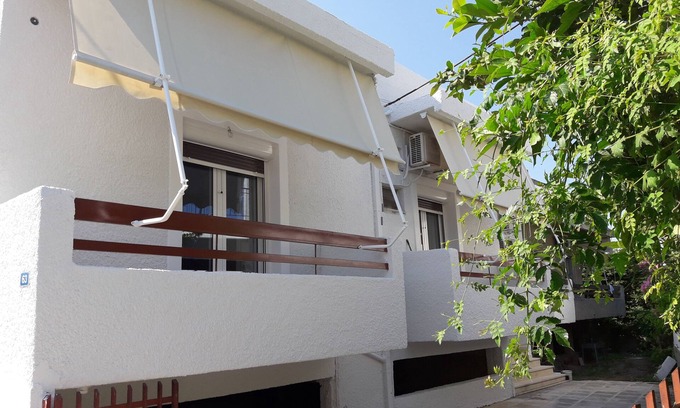Amarinthos Apartamento | Apt a 30 metros de la playa, ciudad de Amarynthos