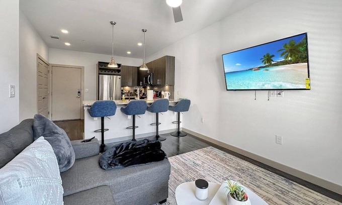 McKinney Apartamento | Apt 355 · Luxury Queen unit/Pool | Free Parking |Hwy121| TPC