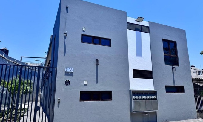 Manzanillo Apartamento | Apt#8 Charming 1-bedroom apartment in brilliant Manzanillo with AC, WiFi