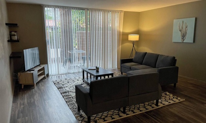 Historic Tennis Club Apartamento | Apt D - furnished 2bed/2bath a block from Downtown PS with pool and fenced patio