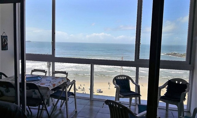 Centro Apartamento | Apt. Guarujá, Pitangueiras Beach Front, Foot on the Sand, Very Central! !