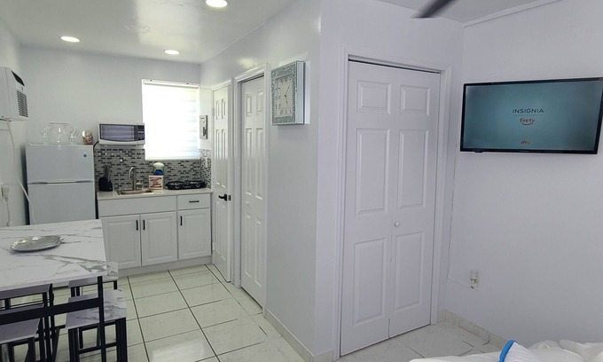Boulevard Heights Apartamento | Apt Hollywood Fl close to Hard Rock Stadium and Hard Rock Casino Guitar Hotel