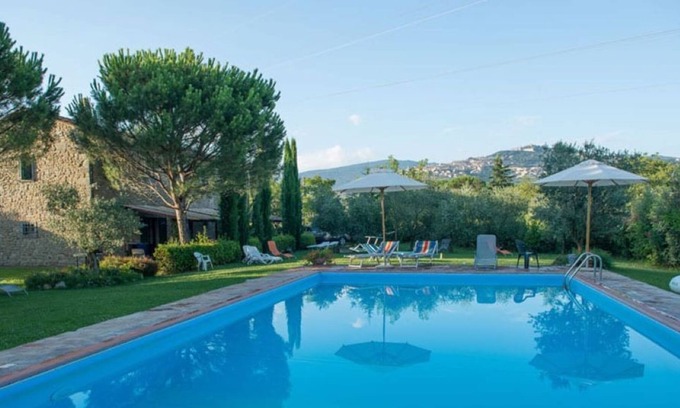 Camucia Apartamento | Apt in 19th century farmhouse near Cortona, pool, garden and beautiful views