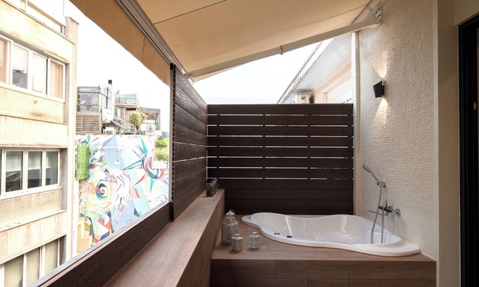 Monastiraki Apartamento | Apt in Monastiraki with hot-tub, Dream in Athens