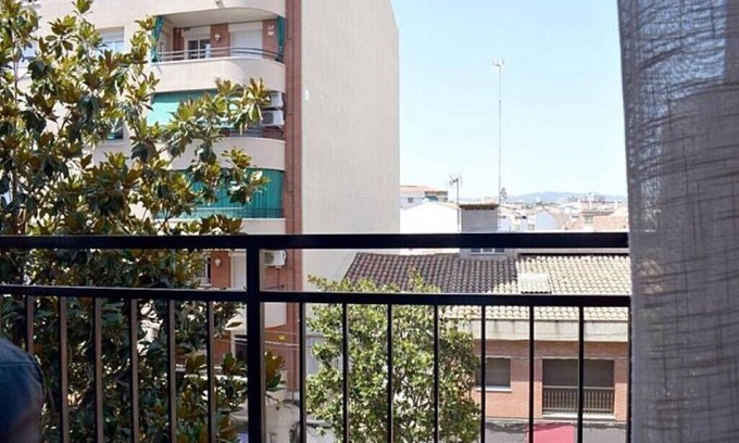 Terrassa Apartamento | Aptos. en TERRASSA a 24 Kms de Barcelona. 4/6/8 pers/apto.