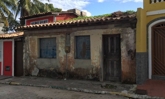 Vila Velha Condominio | Apt steps from shops, restaurants and the sea in Vila Velha