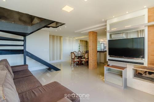 Tres Pinheiros Apartamento | Ap c/parril, 3 hab, a 700m del Lago Negro ALT0402