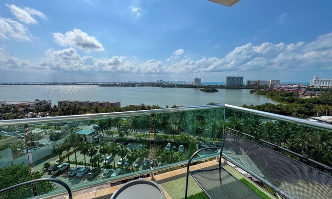 Punta Cancun Apartamento | Dpto. en Punta Cancún con Vista y Playa