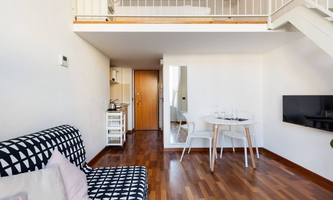 Magenta Apartamento | APT with balcony on 2 levels Milano-C.so Magenta!