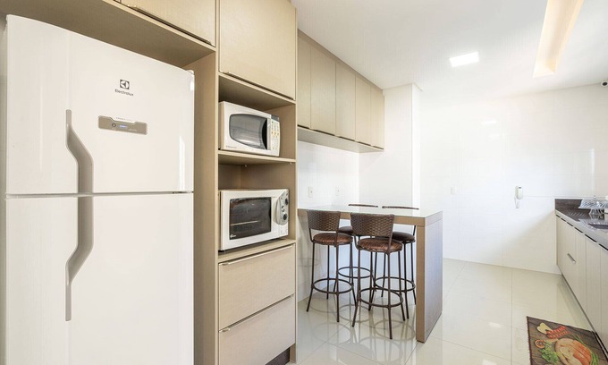 Andorinha Apartamento | Apto a 260m da Meia Praia em condomínio de luxo/SC