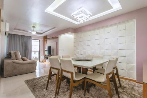 Niteroi Apartamento | Apto com piscina, WiFi, ar-condicionado e garagem