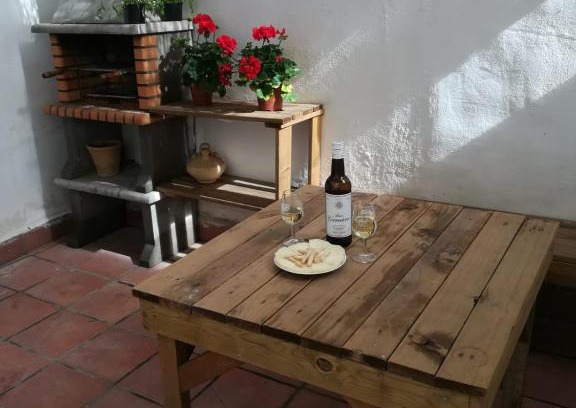 Distrito Noroeste Apartamento | Apto con patio y barbacoa BBQ H de la Reina