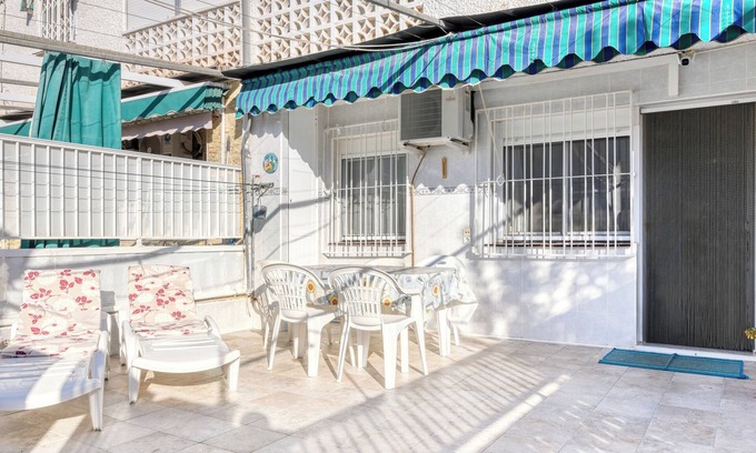 Santa Pola Apartamento | Terraza, 2 dormitorios, 600MB Wifi, Parking en la Puerta.