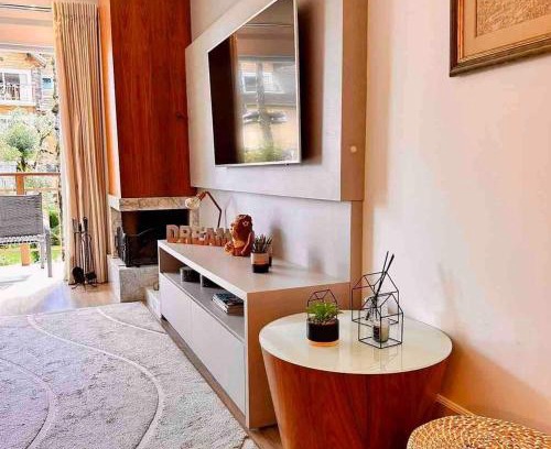 Gramado Apartamento | Apto LINDO com lareira, piscina aquecida e jacuzzi