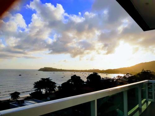 Praia da Armacao do Itapocoroi Apartamento | Apto Mobiliado em Penha de frente para o Mar