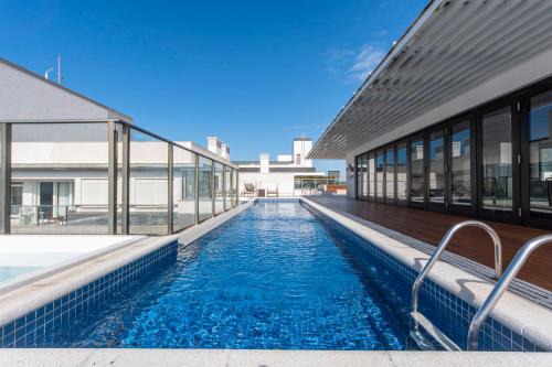 Lagoa Pequena Apartamento | Apto moderno c/piscina e churrasqueira YA1339