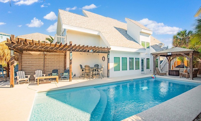 Port Aransas Casa | Aqua Dreams | Pool Game Room Pets Boat Park!