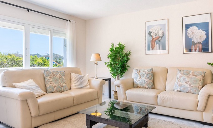 Las Lagunas Apartamento | Aquamijas – Confort Moderno Cerca del Parque Acuático Aguamijas
