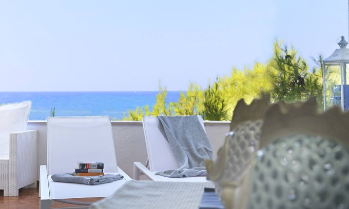 Rivabella Apartamento | Aquarius★Beachfront Suite★Amazing Sea View★by Amarena Collection Gallipoli