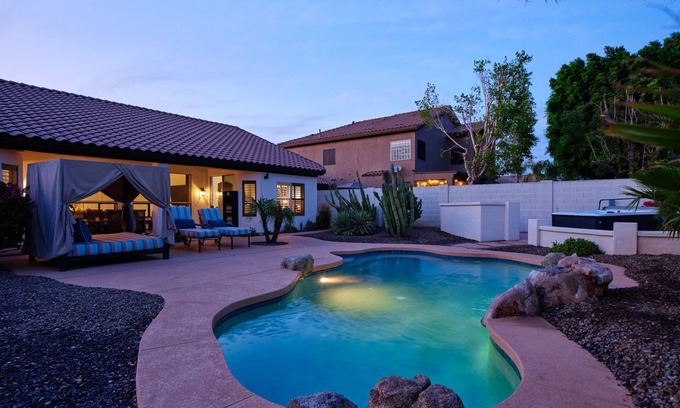 Arabian Crest Cabaña | Arabian Nights - Private Pool - Hot Tub - Games!