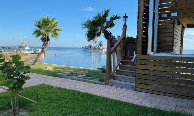 San Patricio County Casa | Aransas Channel Dock & Fishing Pier on Harbor Island