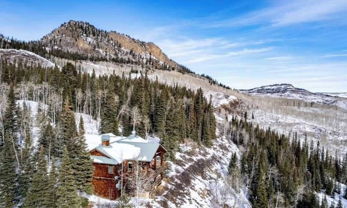 Kremmling Casa | Arapaho Lodge, Arapaho Lodge - A secluded getaway