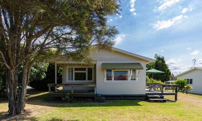 Motuoapa Cabaña | Arataha Landing - Taupo Holiday Home