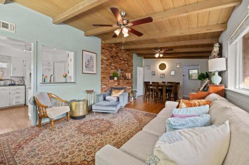 Dallas Casa | Arboretum Retreat