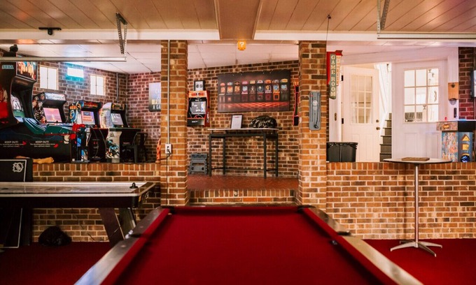 Greenville Casa | Arcade Adventure! 6-Bedroom Stay near Football Stadium
