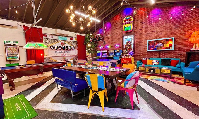 Bloomington Casa | Arcade House! Massive game room, hot tub, firepit, grill, games