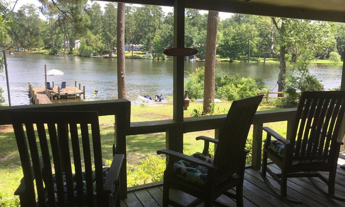 Manning Casa | Archie's Lake Daze Cottage
