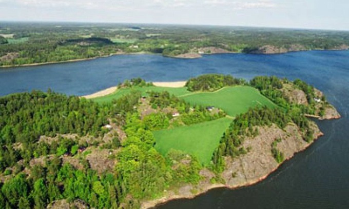 Norrkoping Municipality Casa | Archipelago cottage with lake views in all 3 directions