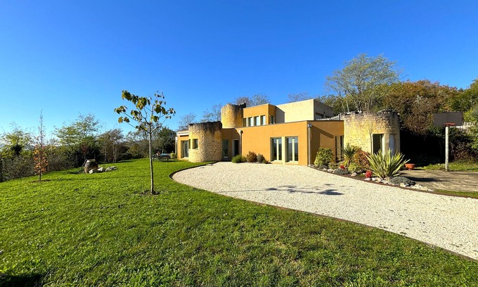 Saint-Cyprien Casa | Architect-designed house with heated pool & 5**** view of village with all amenities