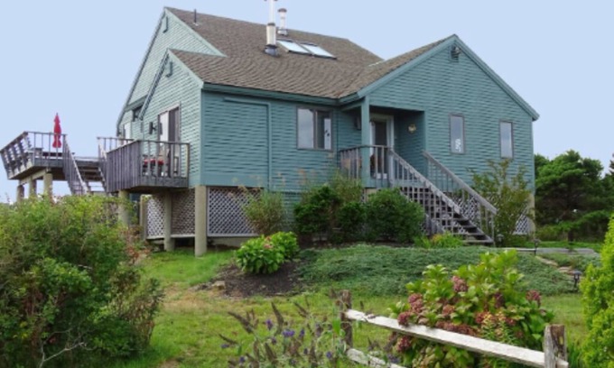 North Truro Casa | Architect Designed home /Private sub-Division / Private Cape Bay Beach Access